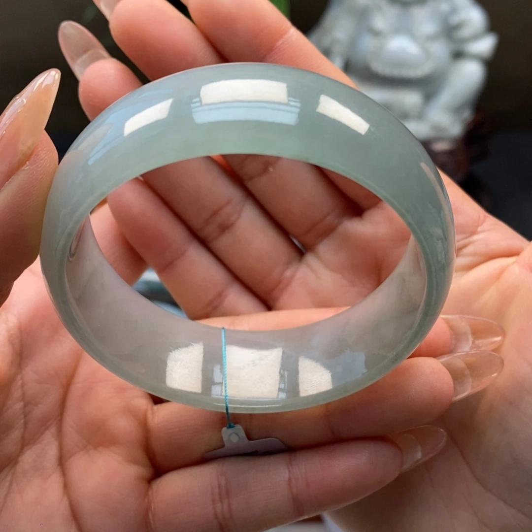 翡翠手镯未镶嵌天然