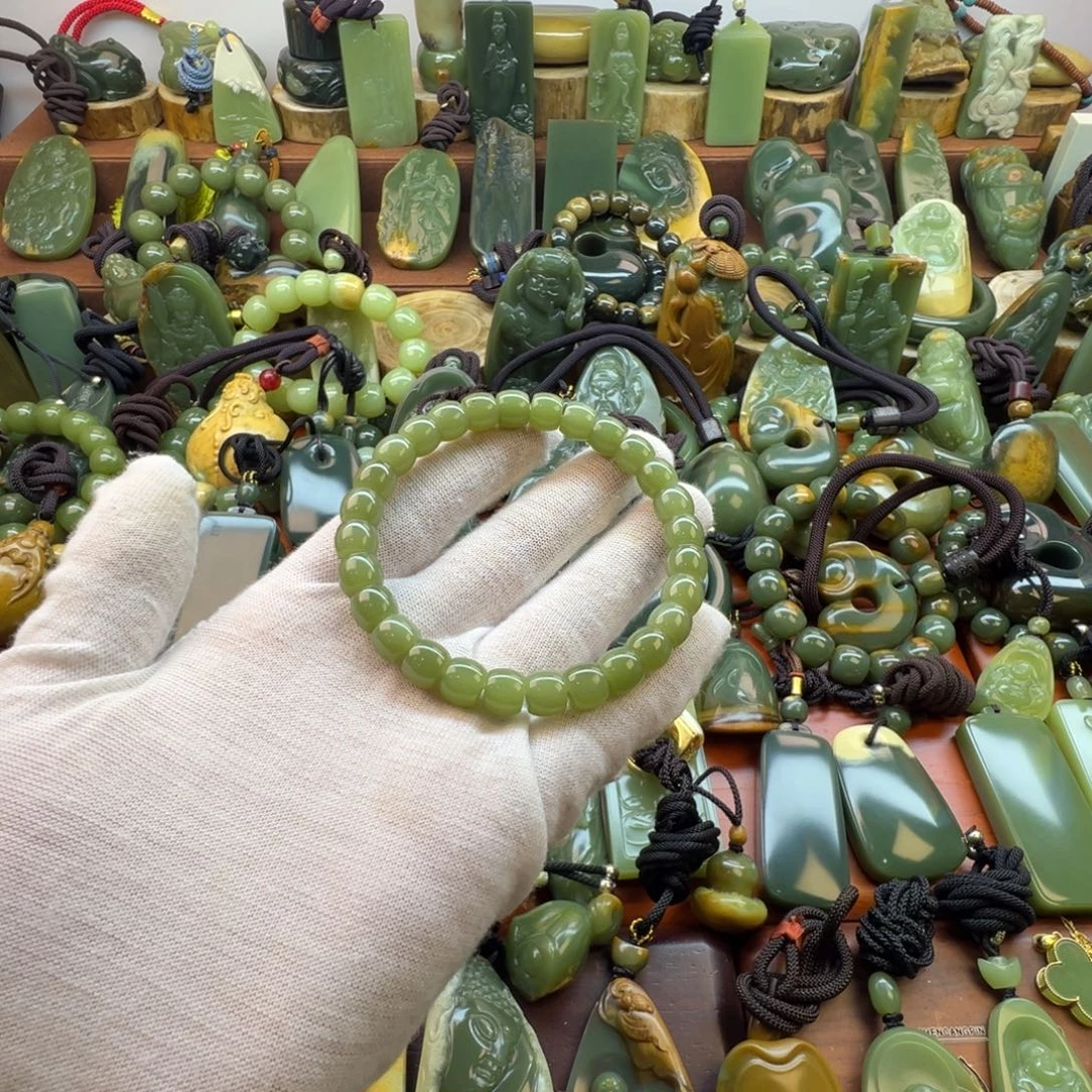 ****岫岩河磨玉（透闪石质玉）未镶嵌手链