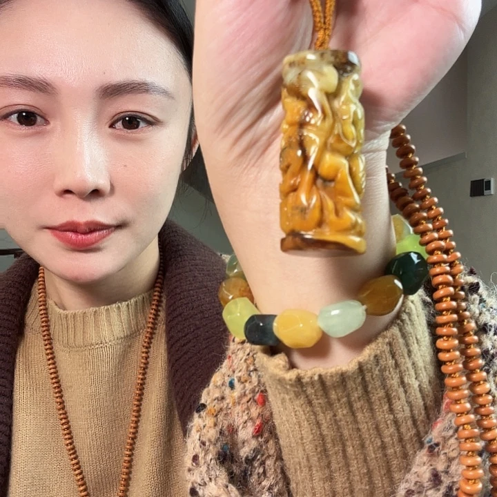 幸***此蛇纹石玉未镶嵌颈饰