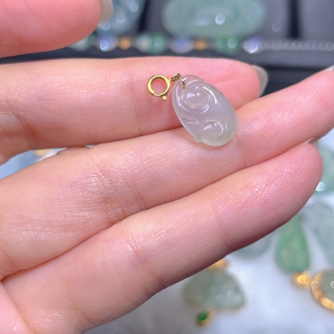 颈饰18K金镶嵌翡翠翡翠