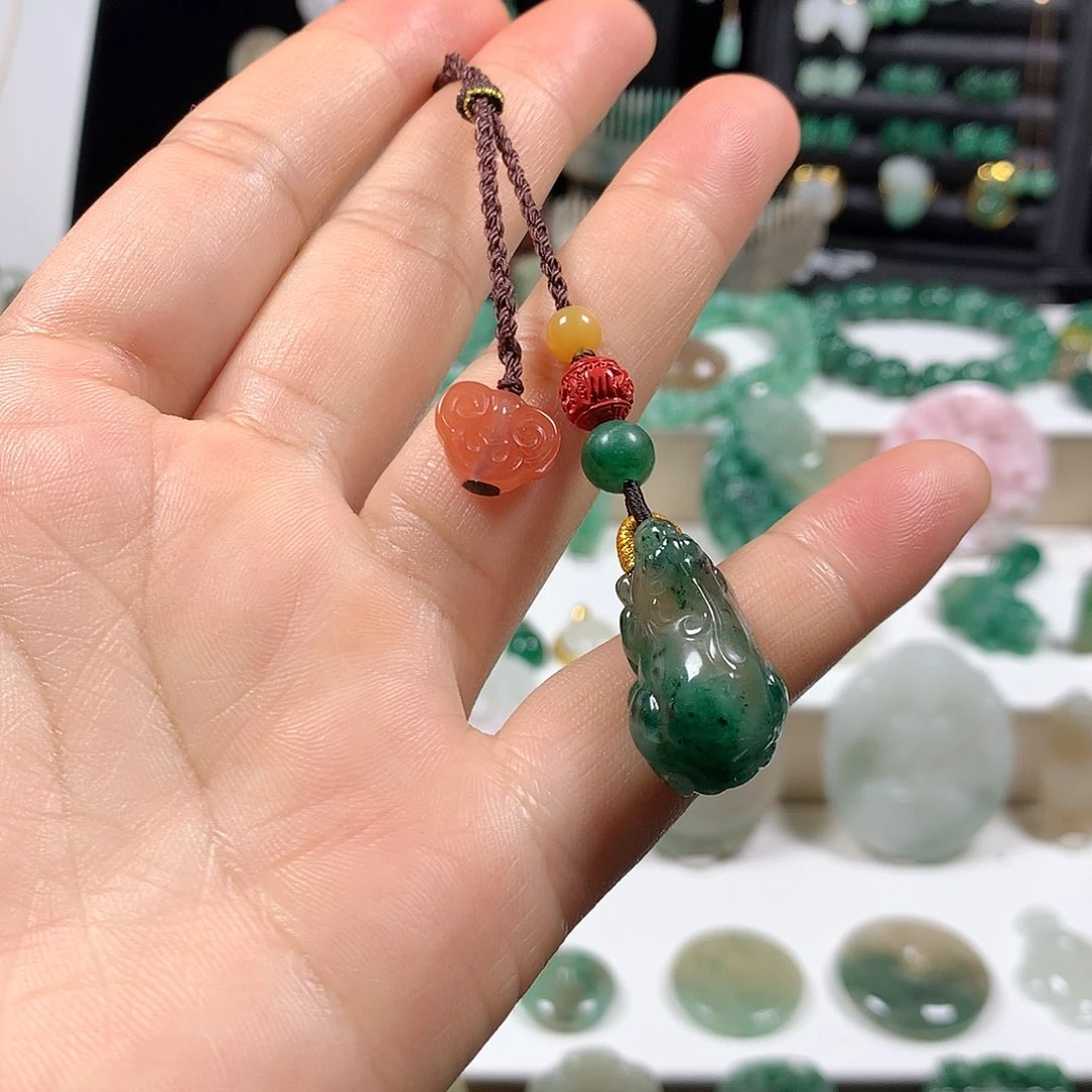 未镶嵌独山玉颈饰