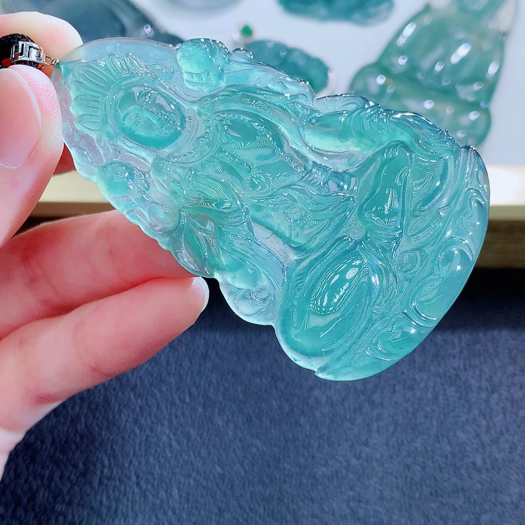 翡翠18K金镶嵌颈饰翡翠