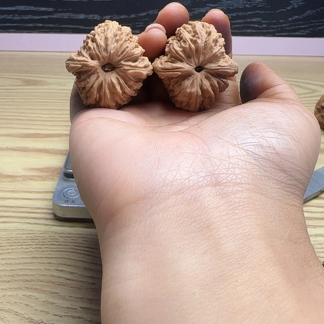 红***k吊坠桃核核桃核桃