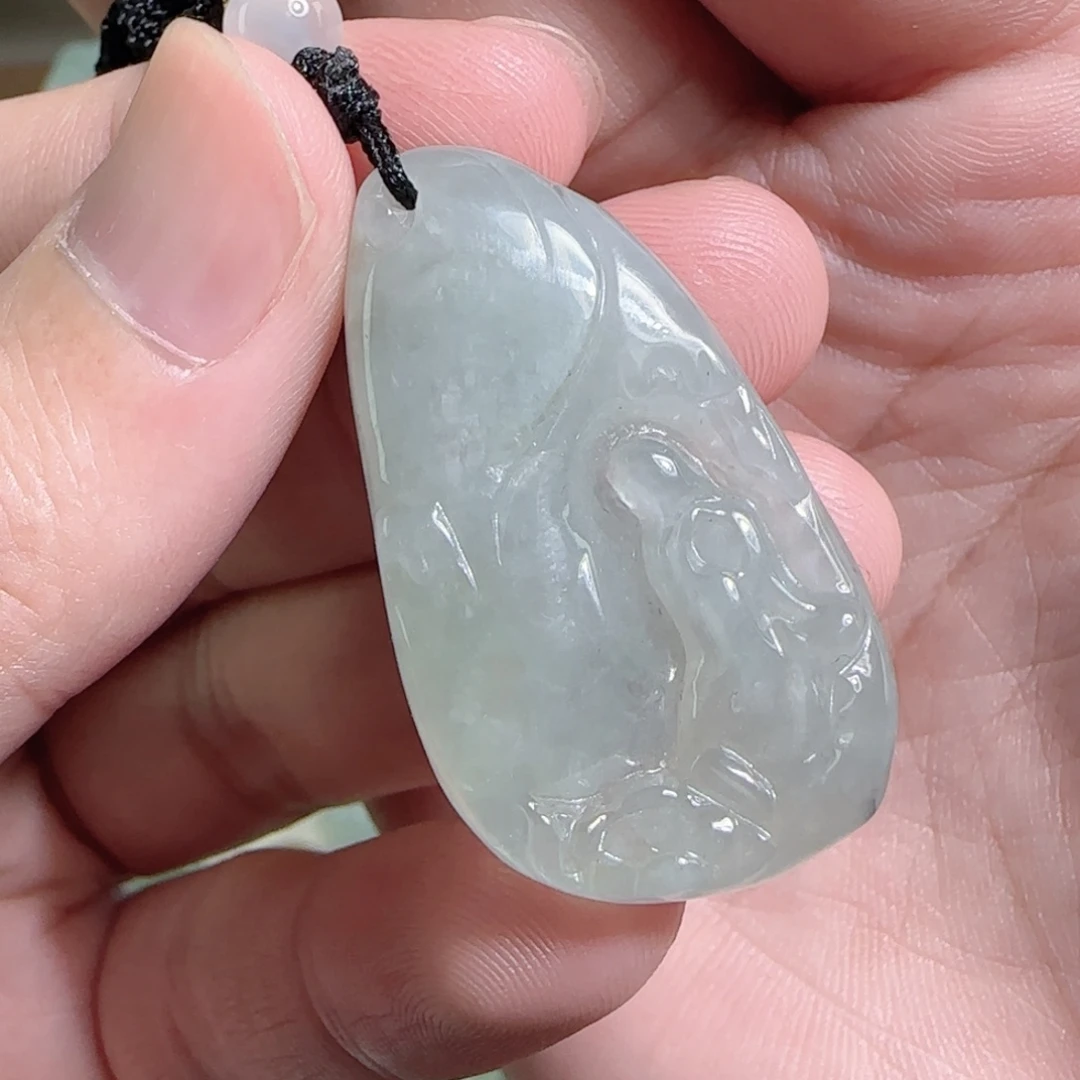 翡翠未镶嵌颈饰悟道