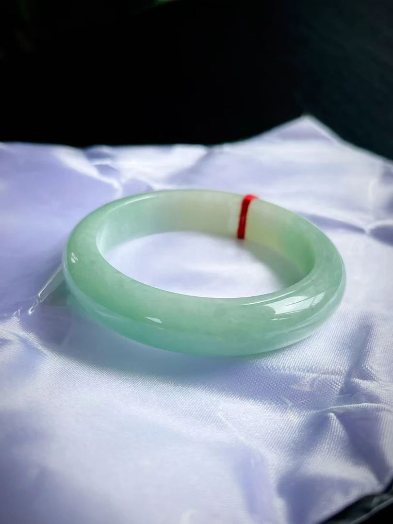 天然 缅甸翡翠 厚装 果绿 手镯 时尚 百搭 精美 绿色 平安镯