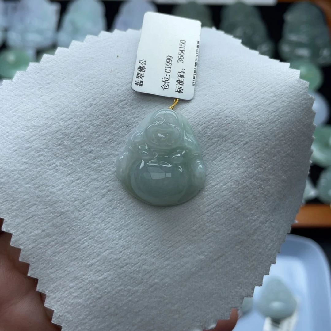 翡翠未镶嵌颈饰佛公