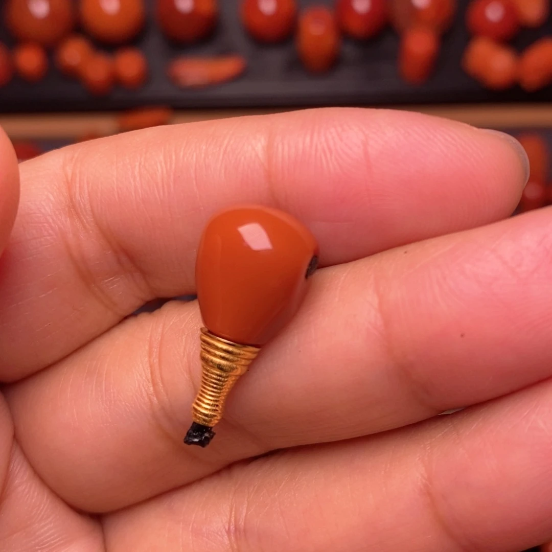 南红玛瑙配饰18K金镶嵌用****为三通