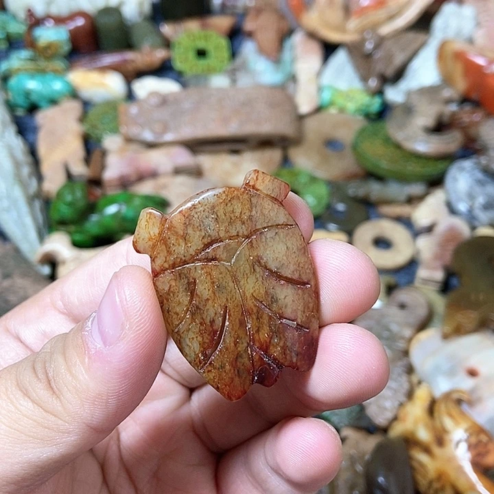 和田玉未镶嵌颈饰4