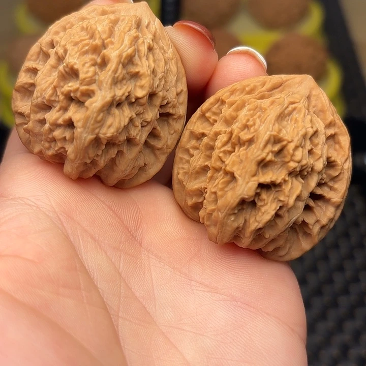 文玩核桃吊坠39霞云岭