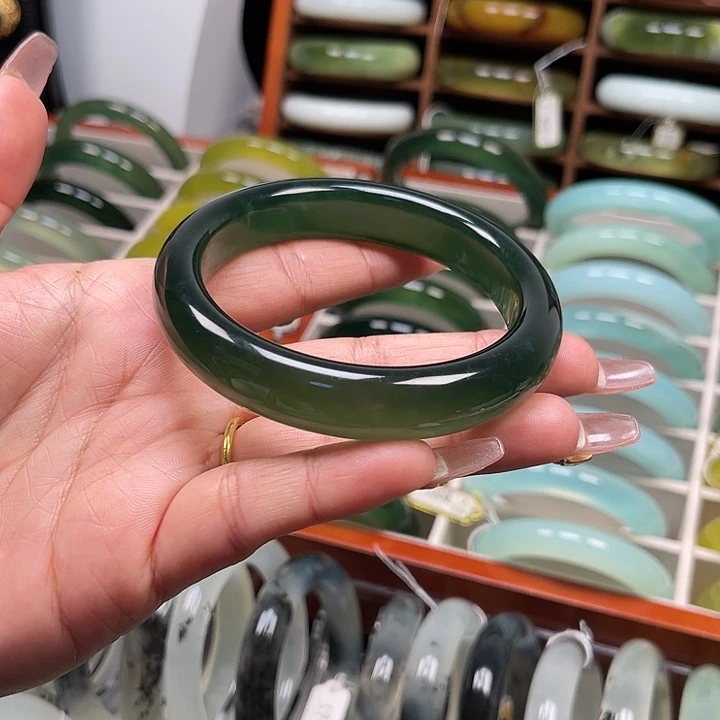 岫玉未镶嵌手镯岫玉