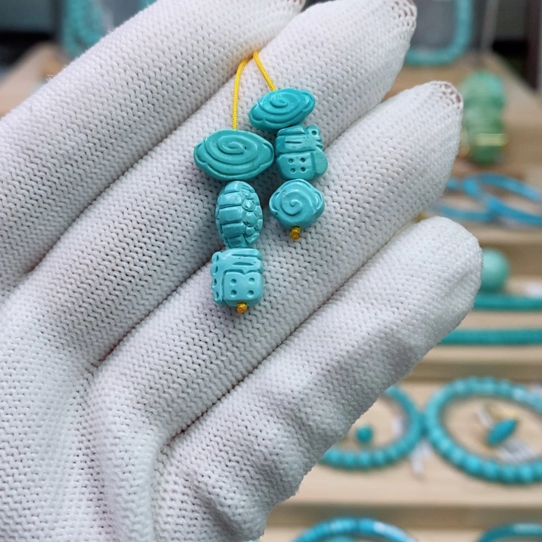 绿松石未镶嵌珠宝奇石