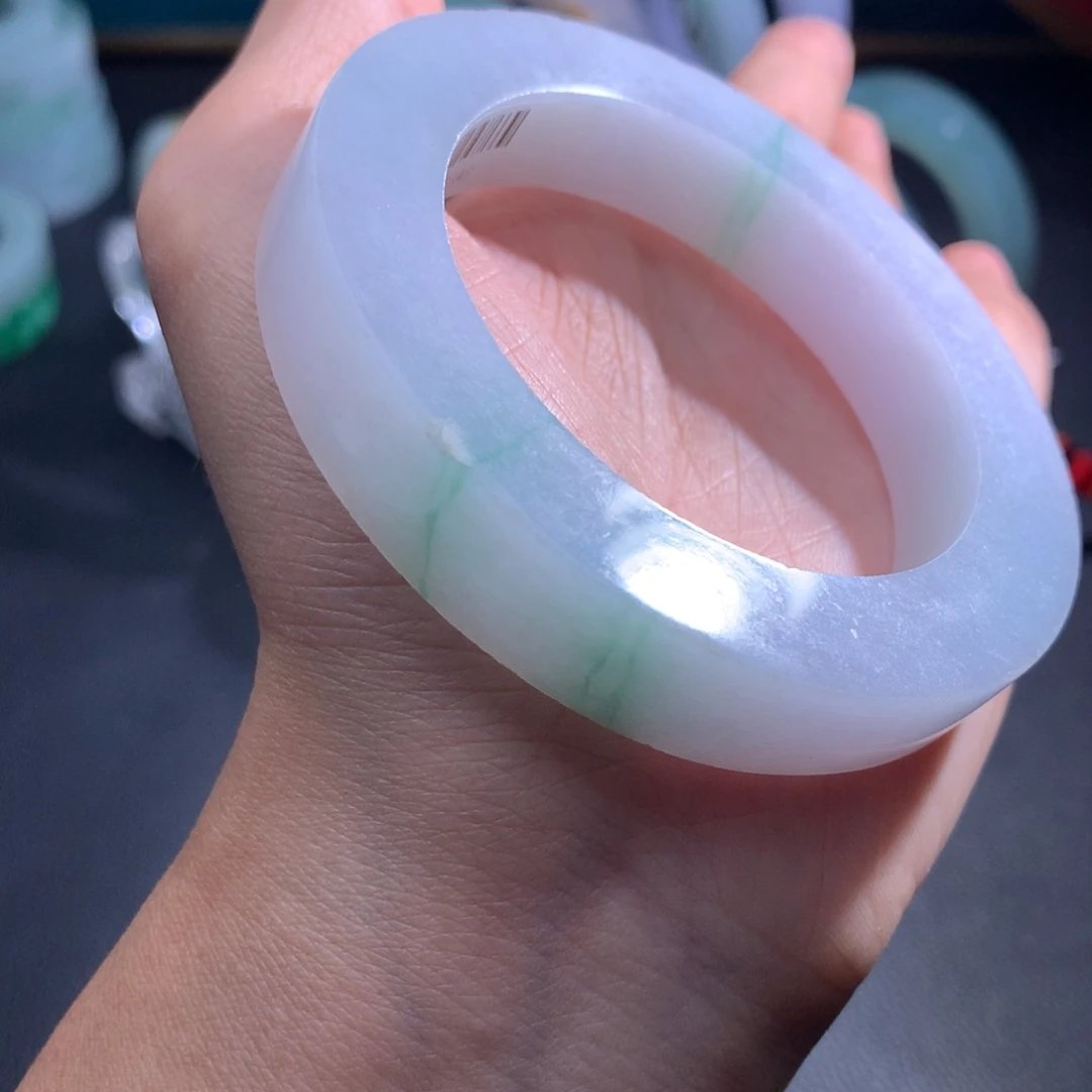 未镶嵌翡翠手镯定制翡翠