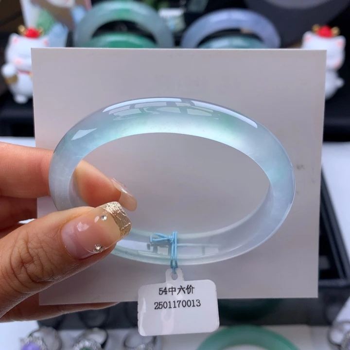 翡翠手镯未镶嵌玻璃种金丝绿贵妃圈