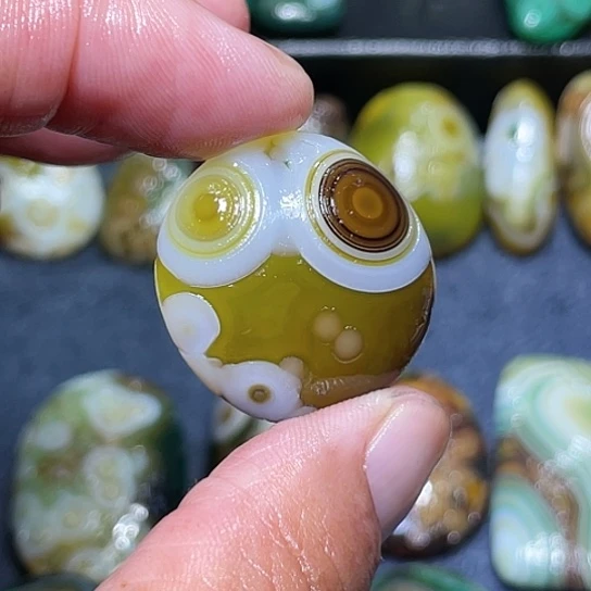 【闪购商品】未镶嵌玛瑙/玉髓珠宝奇石✨*浅