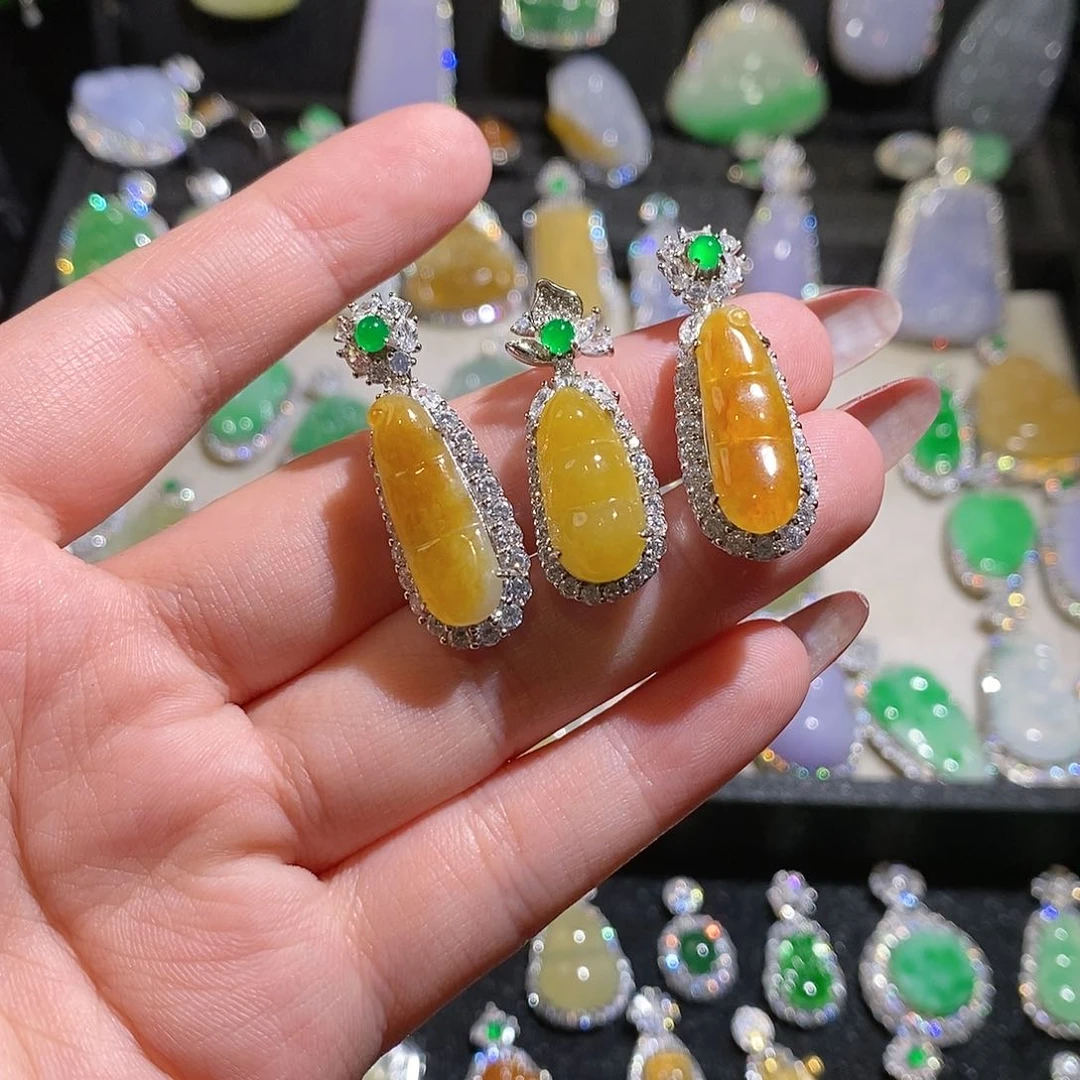 翡翠银S925镶嵌颈饰中****司天然翡翠