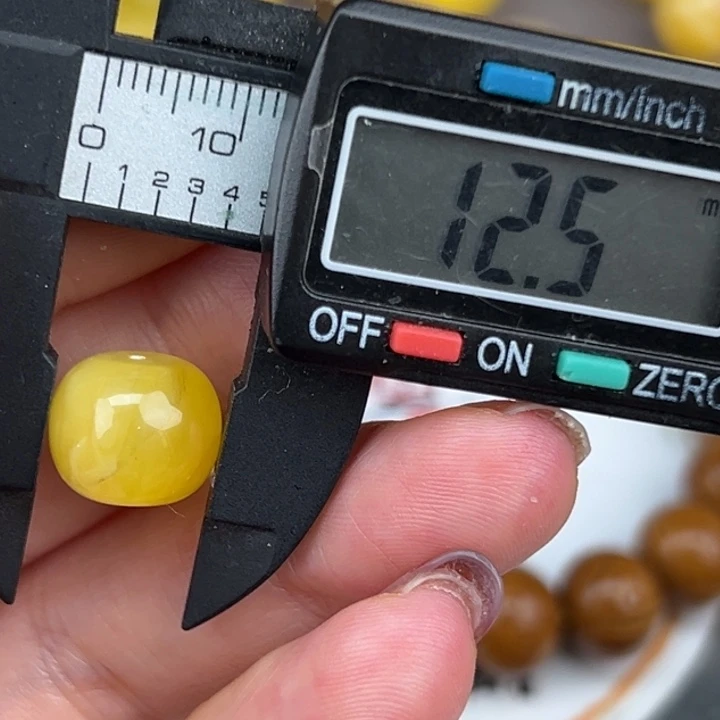 琥珀裸石未镶嵌微瑕1501