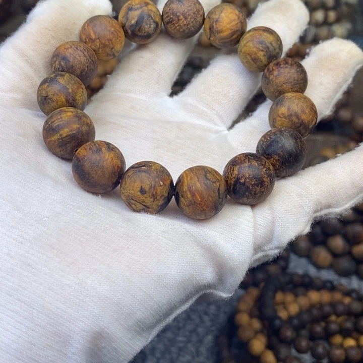 手串贡木1.5留疤