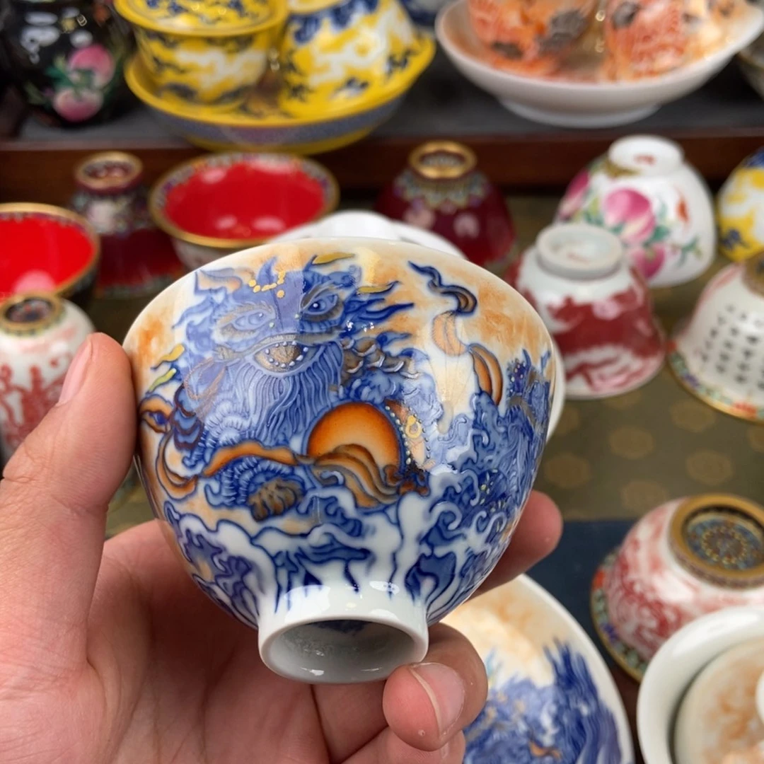 陶瓷艺术家的作品是一种