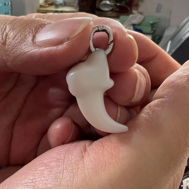 颈饰未镶嵌和田玉太*?和田玉小狼爪吊坠