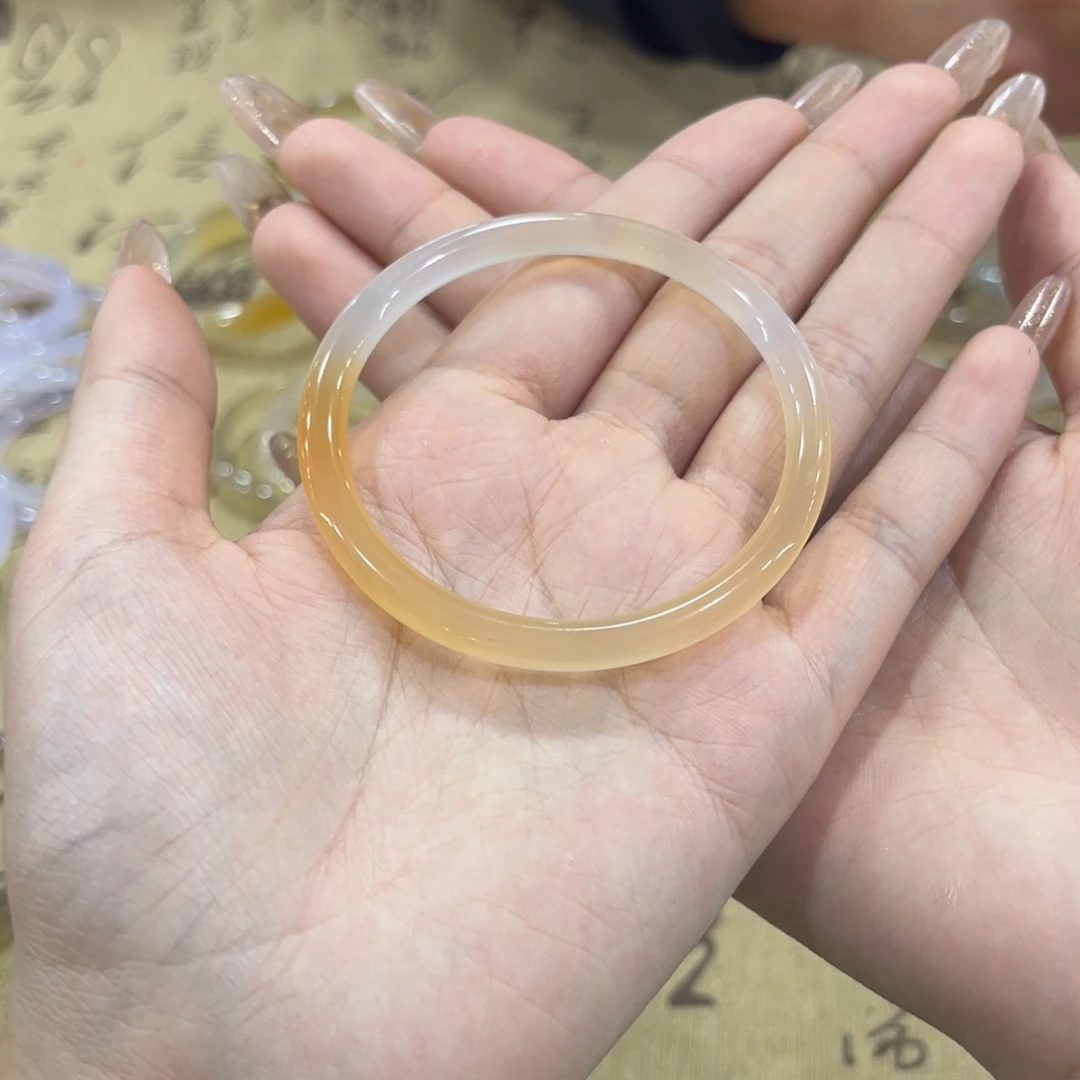 玛瑙/玉髓手镯未镶嵌可****?