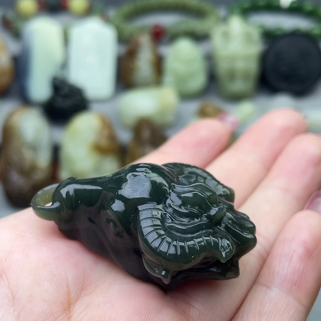 和田玉未镶嵌颈饰