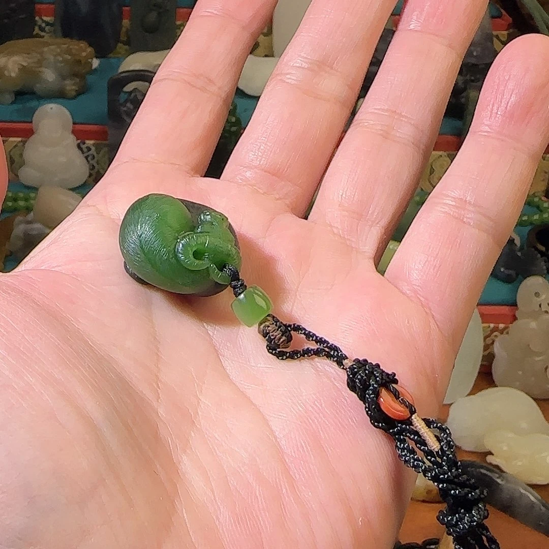 上***鏡和田玉未镶嵌颈饰