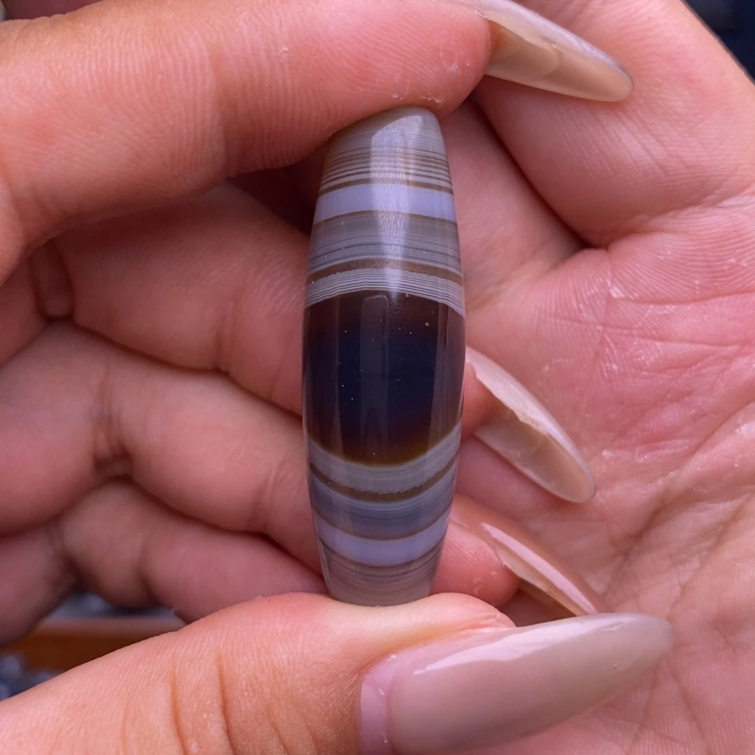 管***哥玛瑙/玉髓未镶嵌珠宝半成品