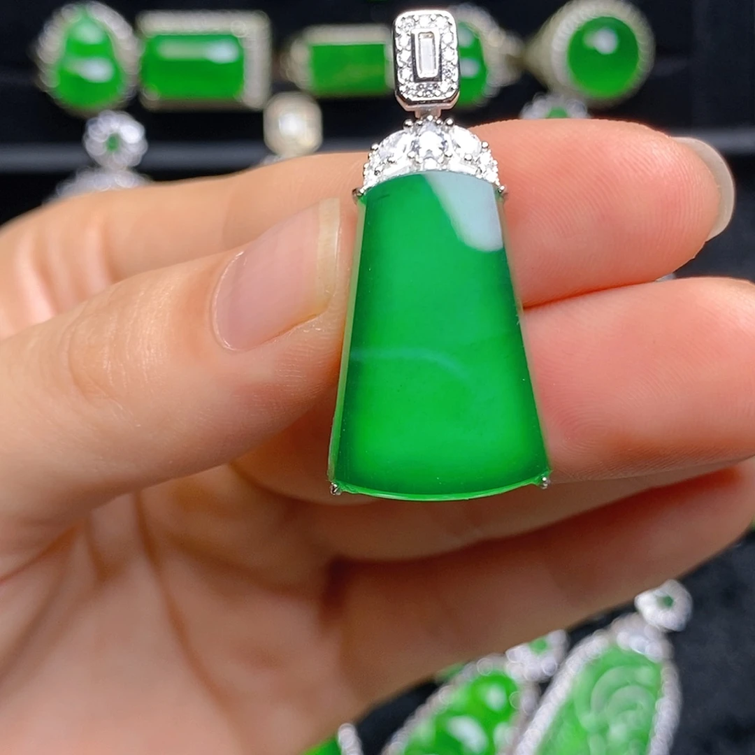 颈饰银S925镶嵌翡翠