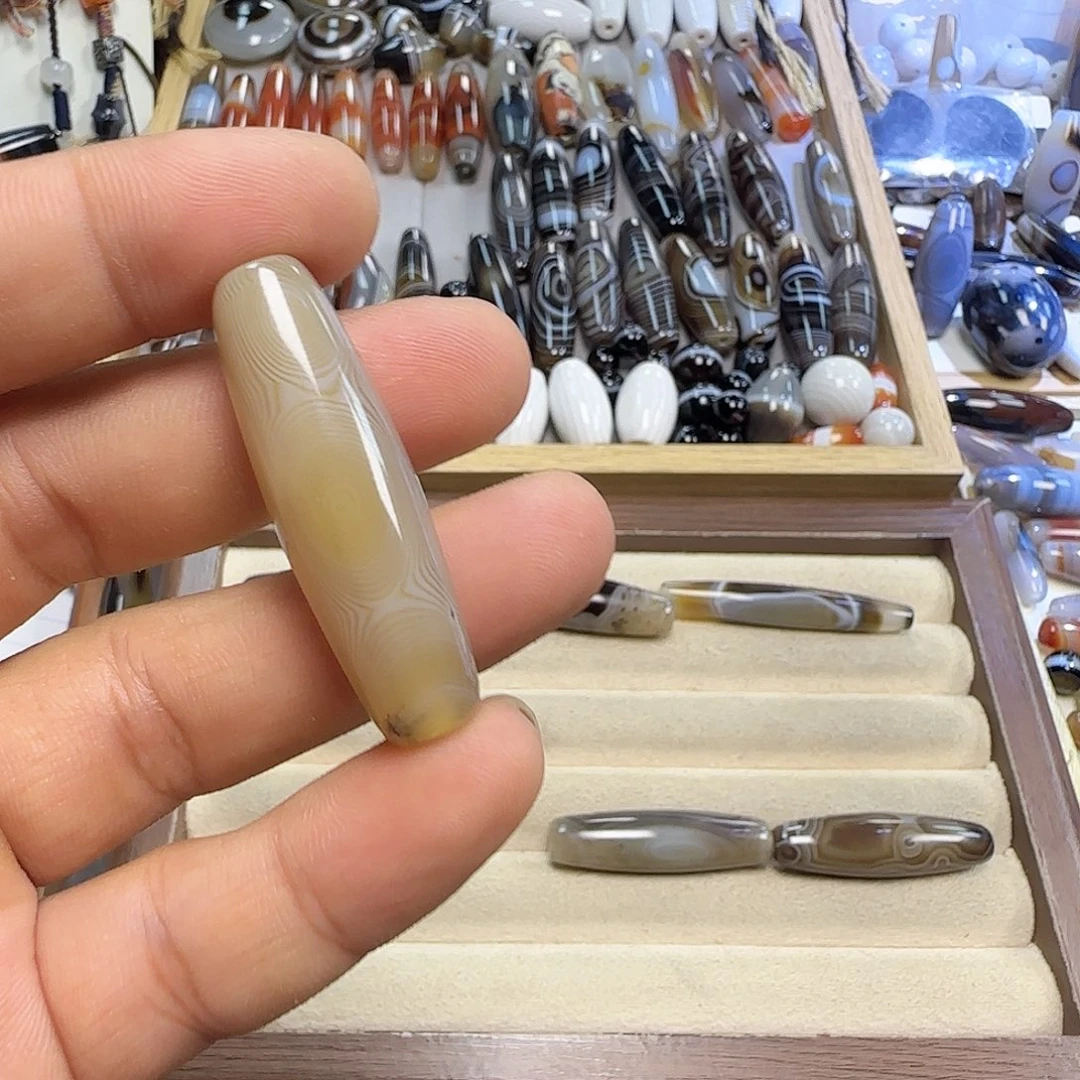 紫***来玛瑙/玉髓颈饰未镶嵌