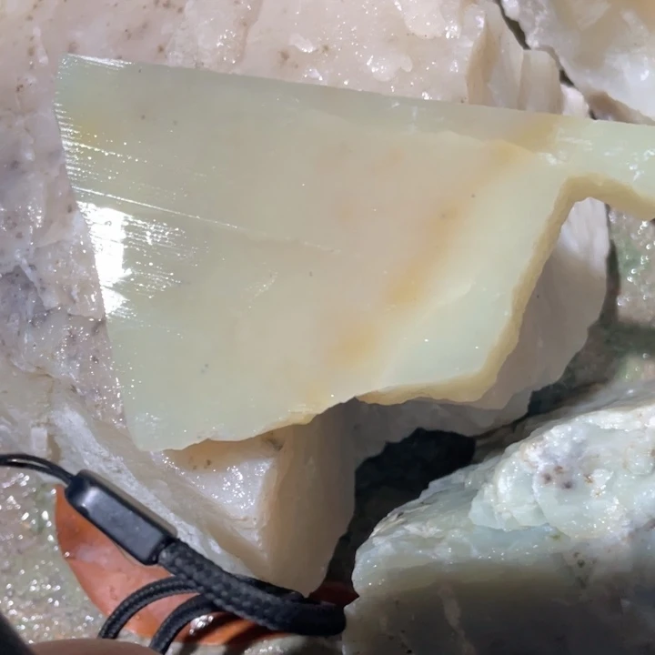 未镶嵌和田玉（糖玉）珠宝半成品