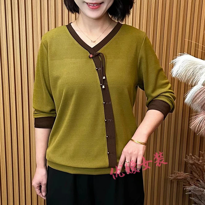 妈妈装春季新款V领斜襟盘扣撞色宽松遮肚中老年女装长袖上衣 A816