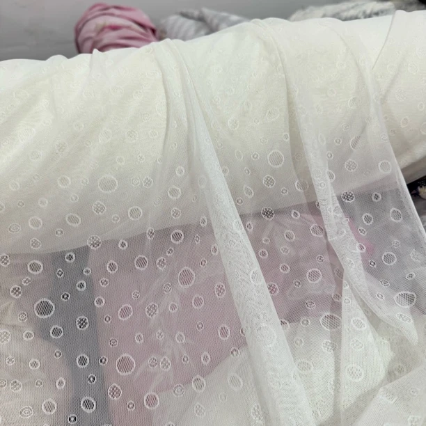 106 针织提花网纱裙子面料6米价