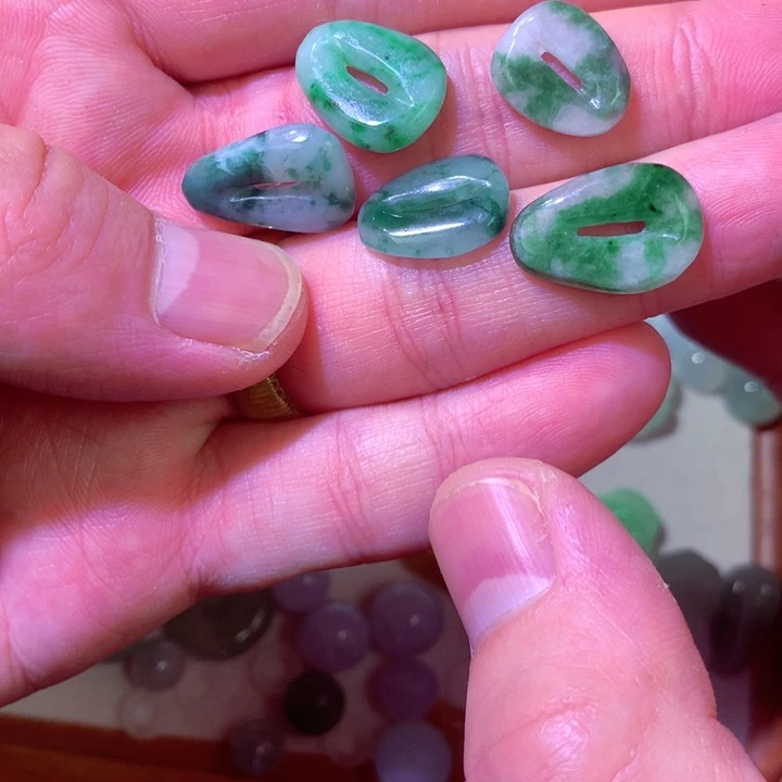 翡翠未镶嵌颈饰天然a货翡翠