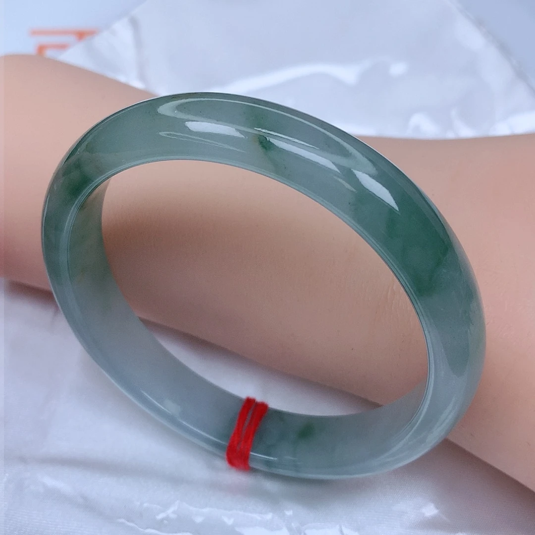 【闪购商品】未镶嵌手镯翡翠，58