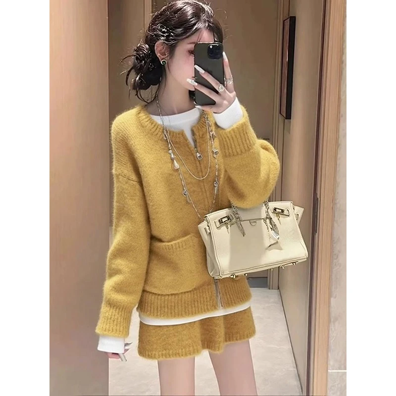 秋冬韩系黄色针织套装女2025新款小个子穿搭毛衣开衫半身裙两件套