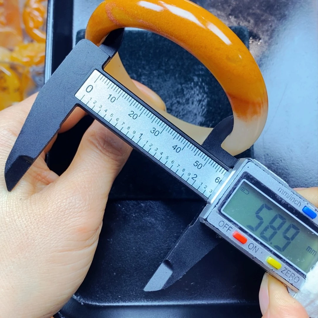 未镶嵌石英质玉（黄龙玉）吊坠(不含链)