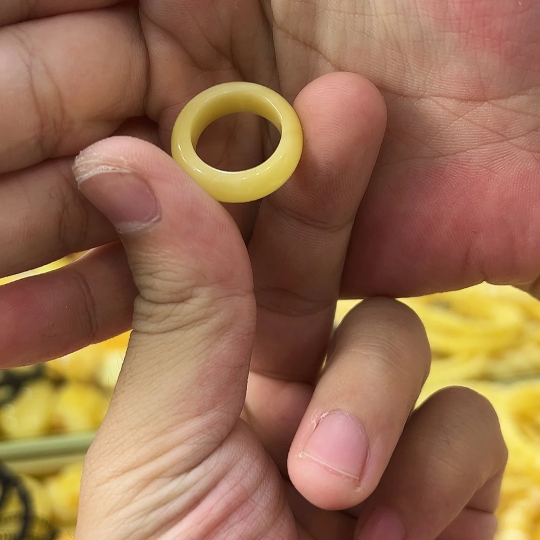 蜜蜡未镶嵌珠宝奇石