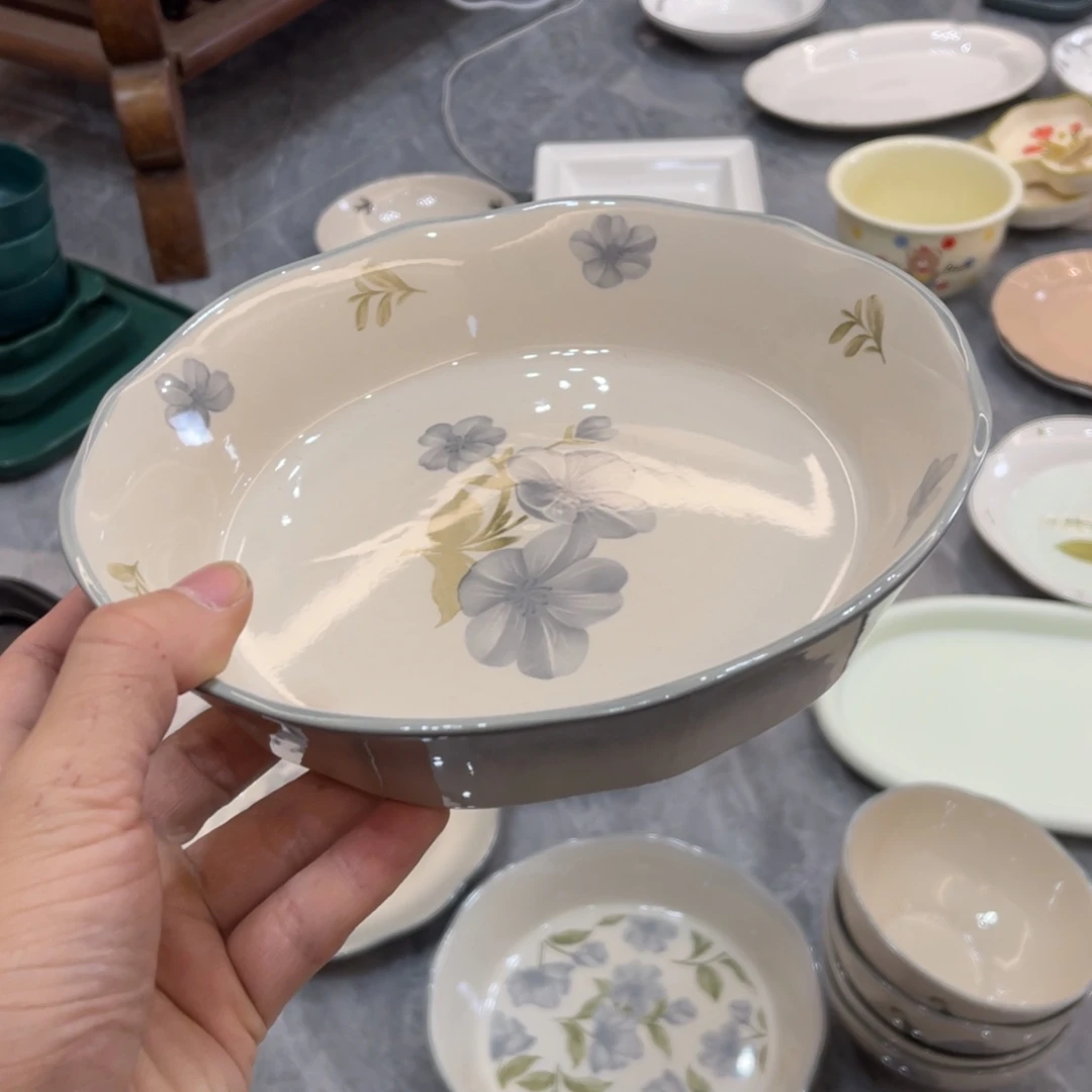 陶瓷微瑕餐具介意勿拍，满18飞！