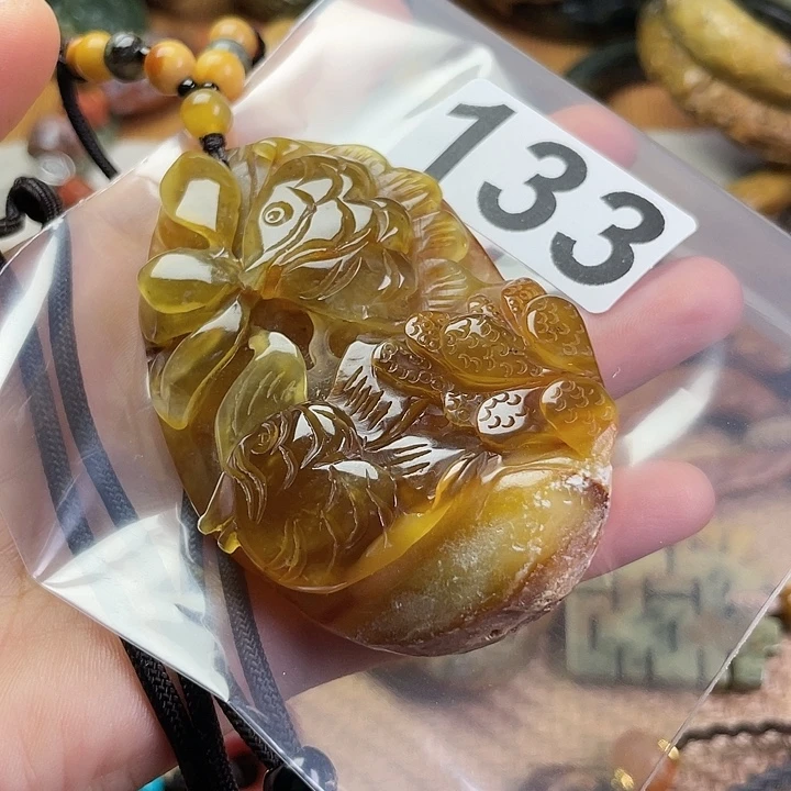 绿***绿岫岩河磨玉（透闪石质玉）未镶嵌挂件