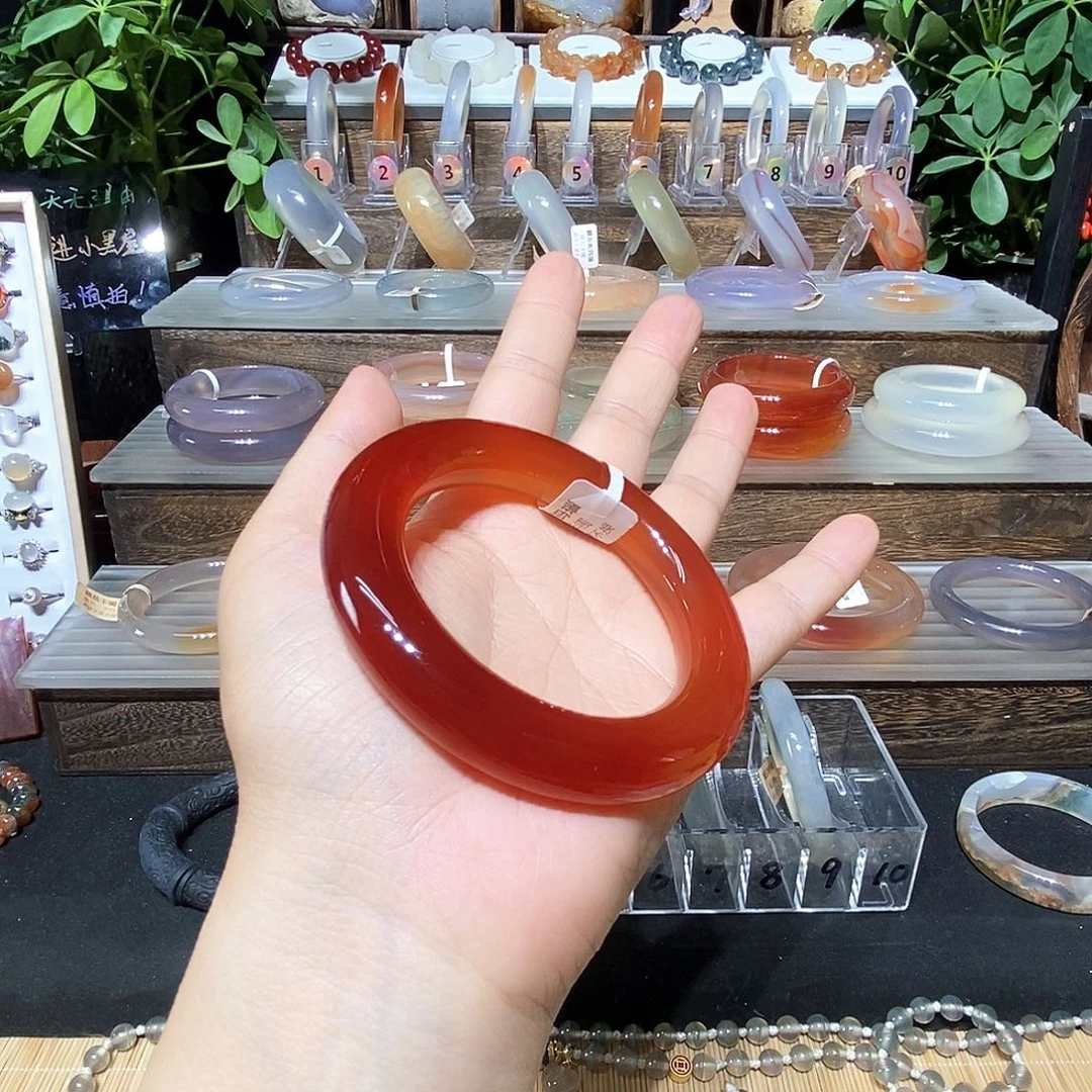 笑***呵玛瑙/玉髓未镶嵌手镯