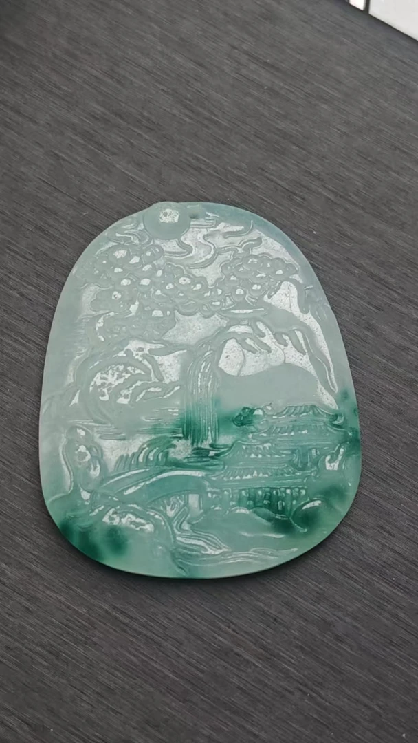 YY22翡翠常规吊坠【邂逅翡翠高冰吊坠，冰透绿意，开启浪漫时光】