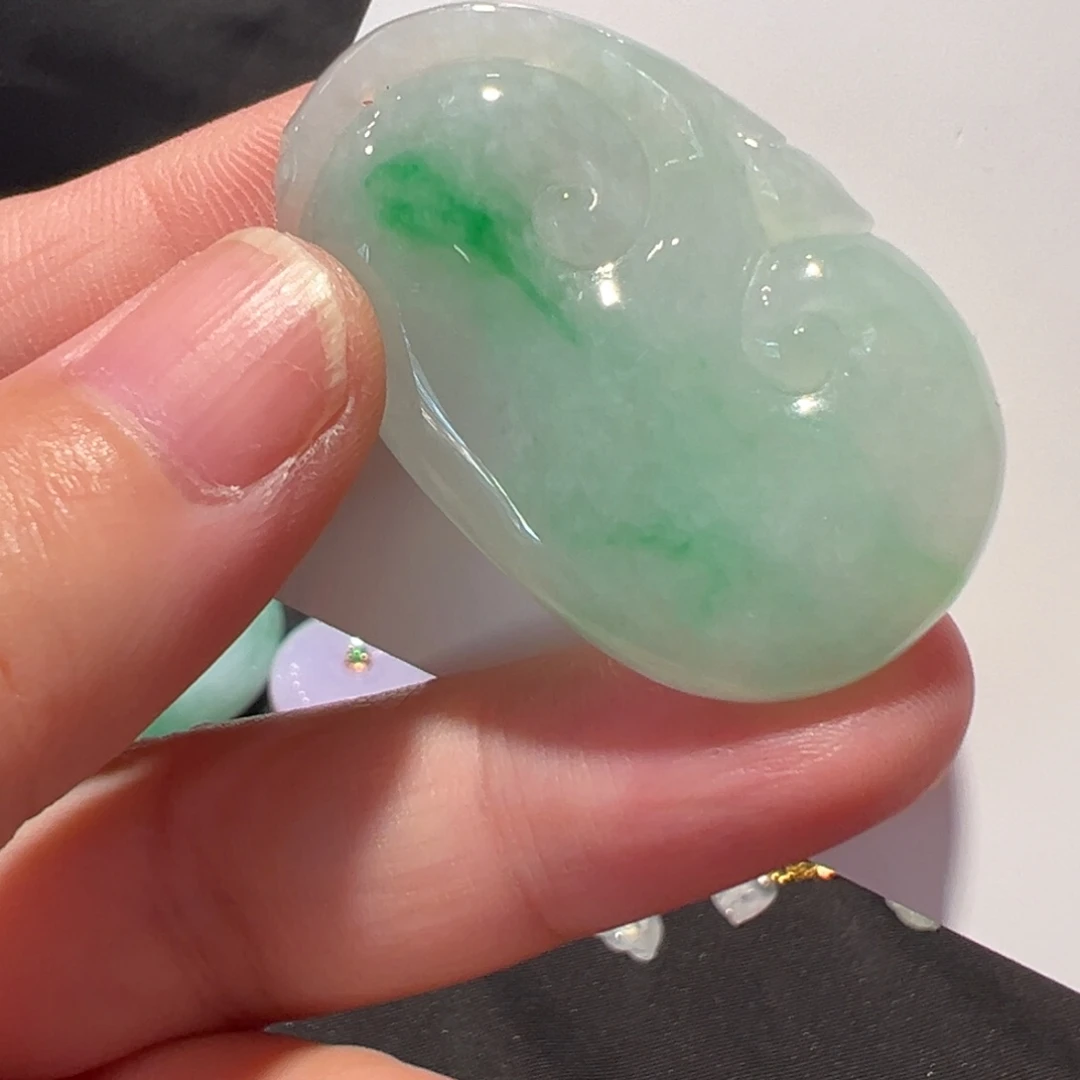 翡翠未镶嵌颈饰吊坠