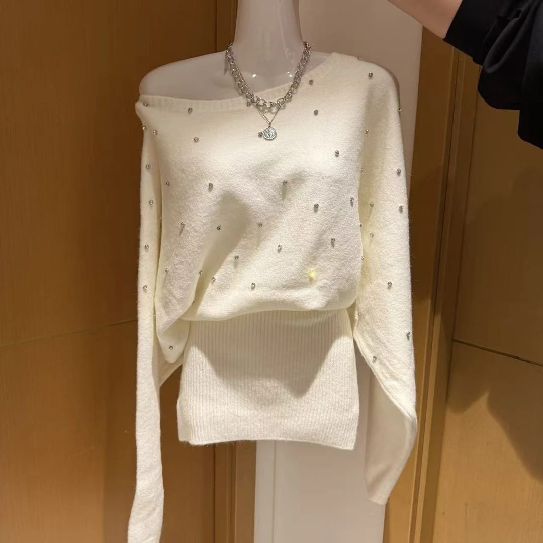 小香风感烫钻针织连衣裙