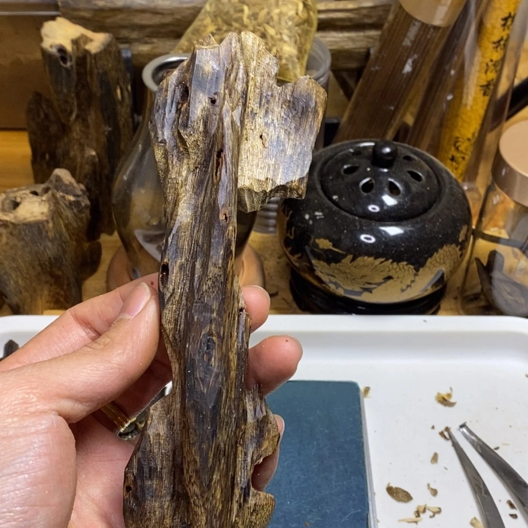 沉香高油香薰红骨凹身56克