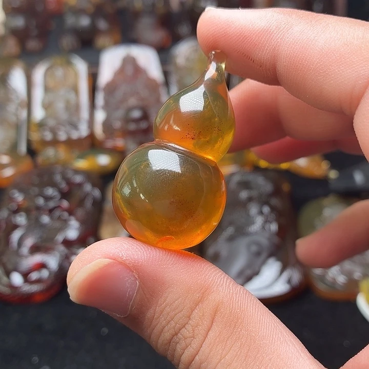 琥珀未镶嵌颈饰67