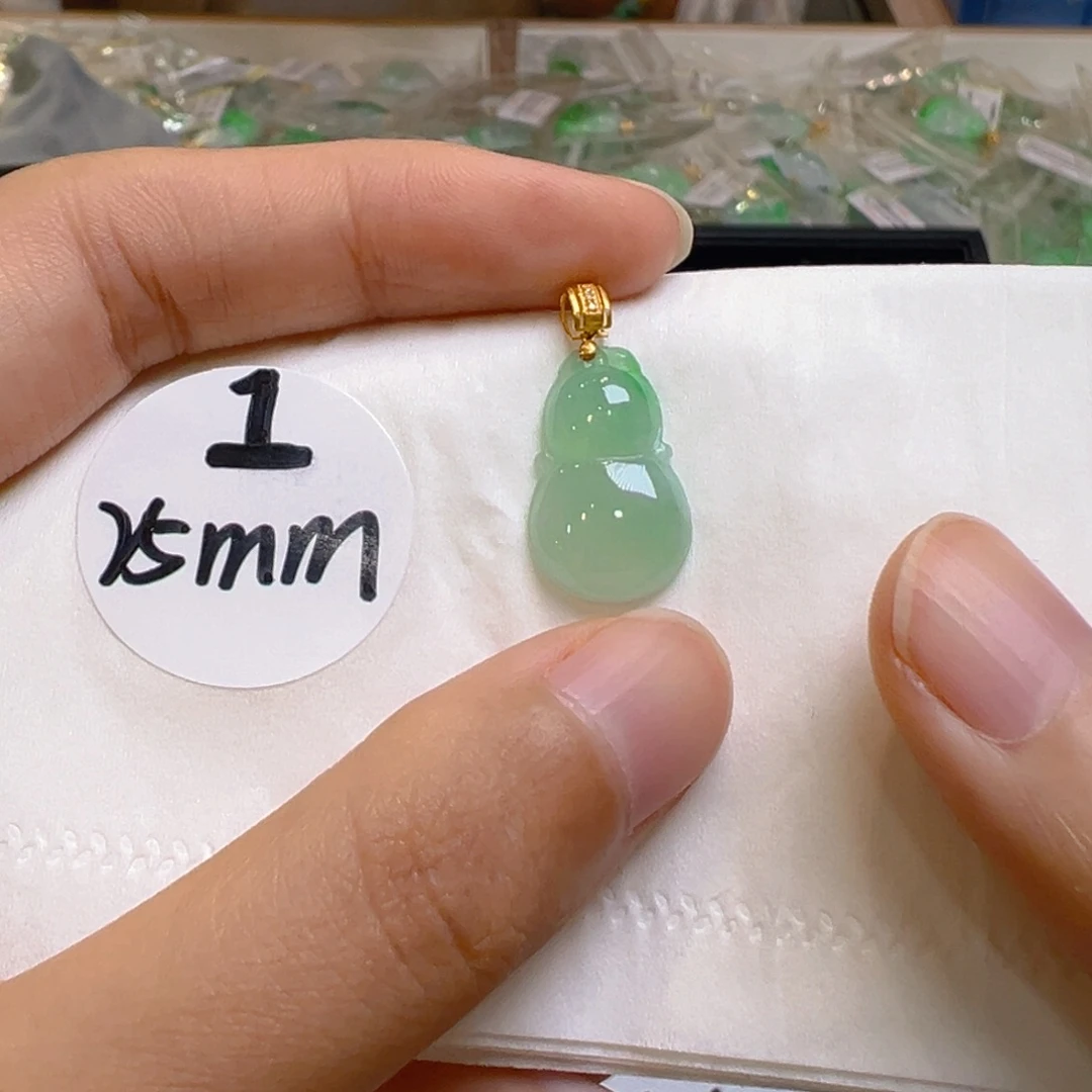 吊坠(不含链)18K金镶嵌翡翠