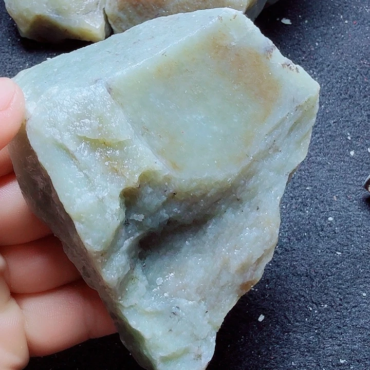 未镶嵌和田玉（糖玉）珠宝半成品