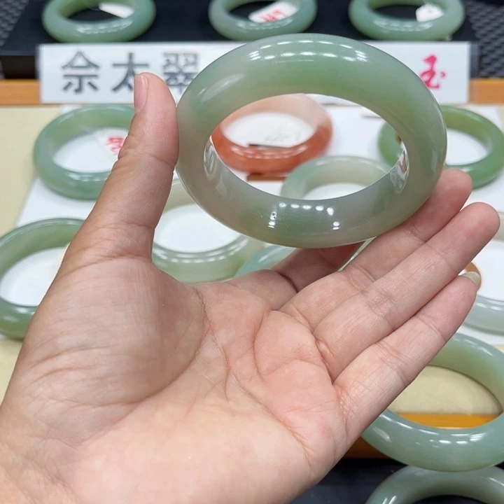 石英质玉手镯未镶嵌用****2