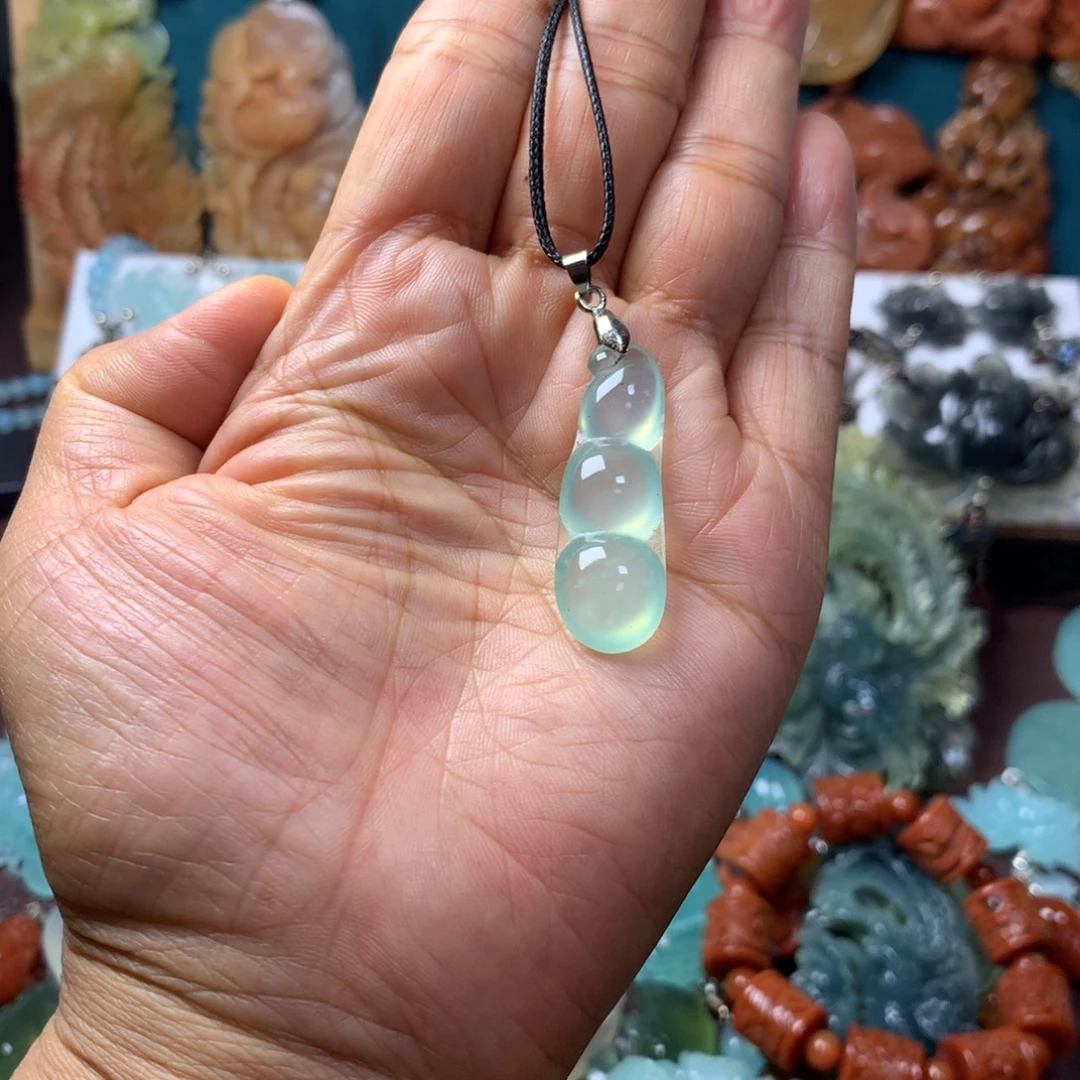 蛇纹石玉未镶嵌挂坠