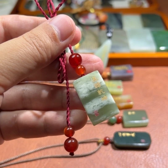 和田玉（糖玉）未镶嵌颈饰